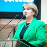 Janice promove reunião para discutir soluções ao atendimento de pessoas com autismo