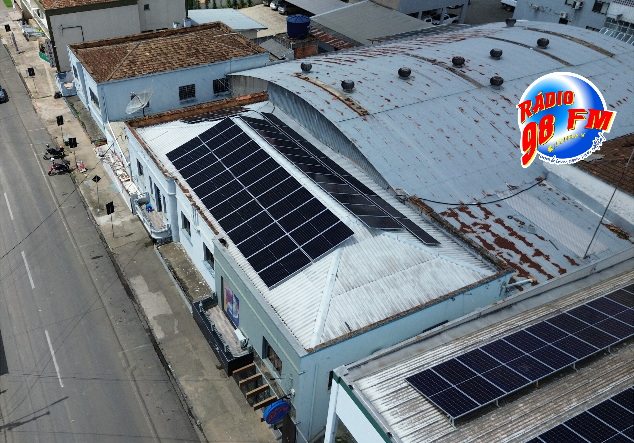 Com foco na sustentabilidade, Rádio 98FM investe em Energia Solar